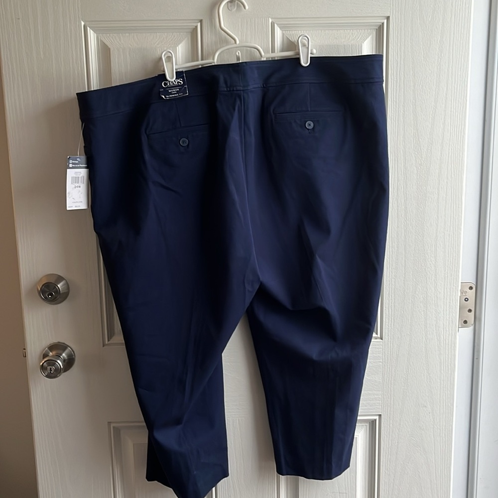 Chaps Woman Capri Pants- Size24W - Picture 2 of 4